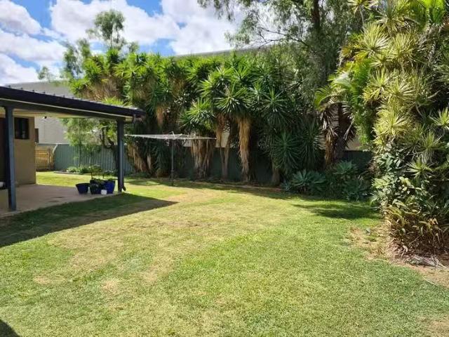 Just in! 30 Bean Avenue, Parkhurst, QLD 4702