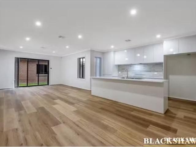 Cheap 30 Dragon Street, Throsby House for rent Listed by Sean.