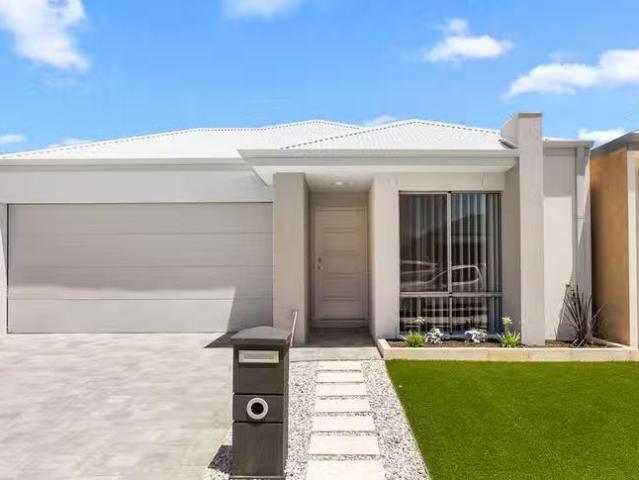 Nice 30 Manarola Loop, Coogee, WA 6166