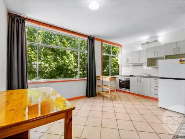 Charming 3/141 Gurwood Street, Wagga Wagga Apartment for rent.