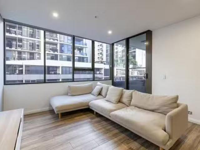 Cozy 319/8 Galloway Street, Mascot, NSW 2020