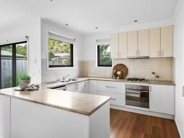 Rental! 3/10 Wellington Street, Montmorency VIC 3094