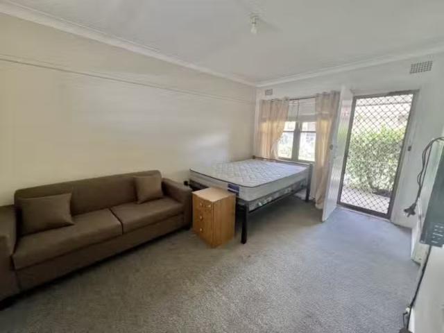 Nice 3/12 Gallop Avenue, Parkes Apartment for rent Listed by.