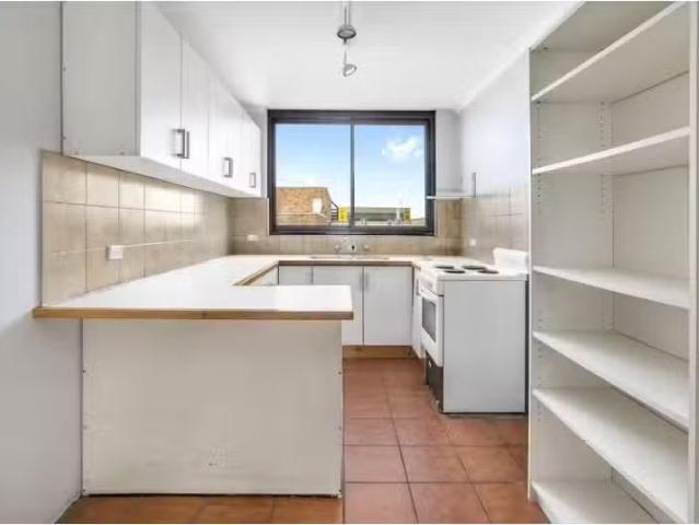 Nice 3/12 Regina Avenue, Brookvale Apartment for rent Listed.