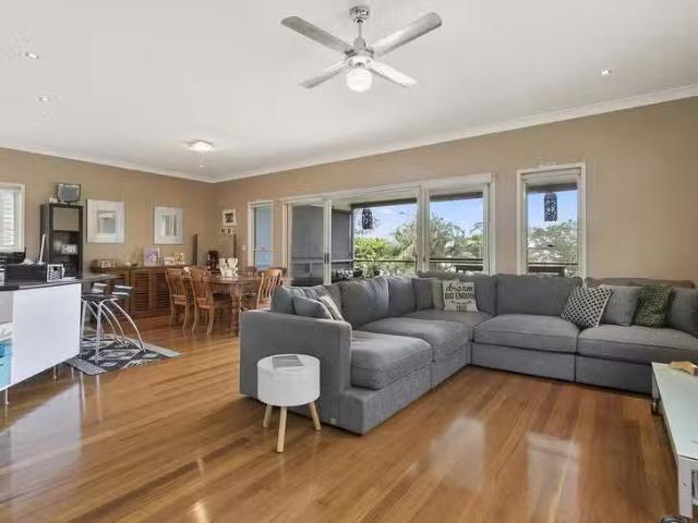 Rental! 31 Blackwood Road, Manly West, QLD 4179