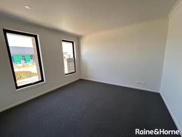 New 31 Hollow Drive, Andrews Farm, SA 5114