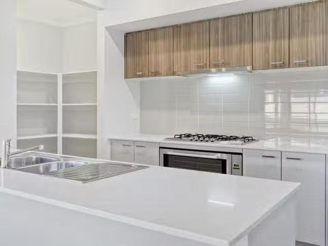 Deal! 31 Melaleuca Street, Armstrong Creek, VIC 3217
