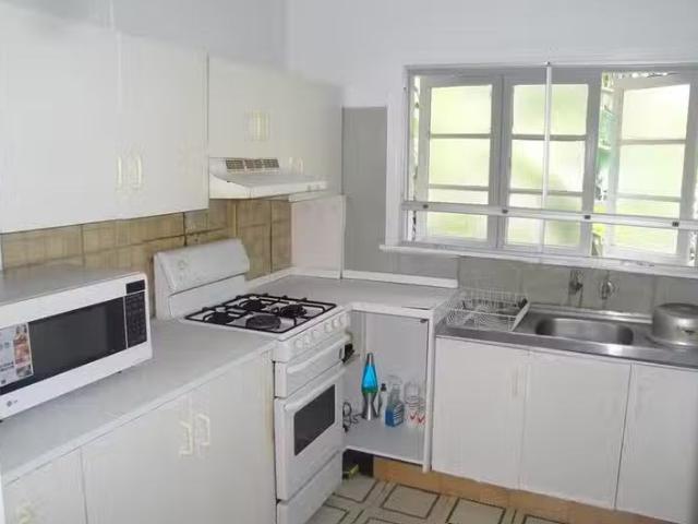 Unique 31 Mitre Street, St Lucia, QLD 4067