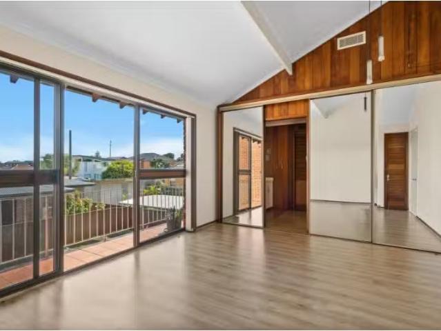 Cheap 31 Sandringham Street, Sans Souci House for rent Listed.