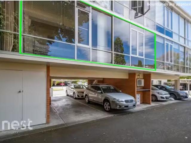 Just in! 3/1 Plimsoll Place, SANDY BAY Apartment for rent Lis.