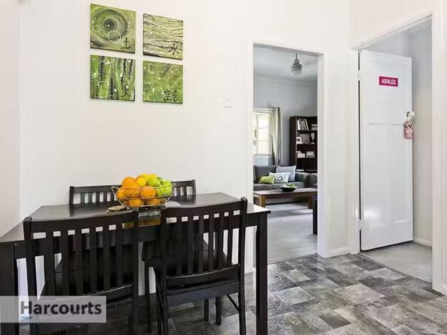 Cheap 31 Thompson Street, Zillmere, QLD 4034 House for Rent