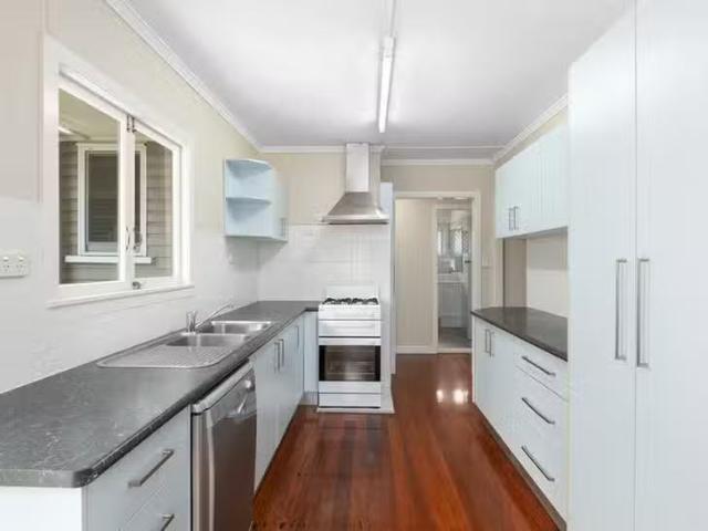 Cozy 328 Marshall Road, Tarragindi, QLD 4121