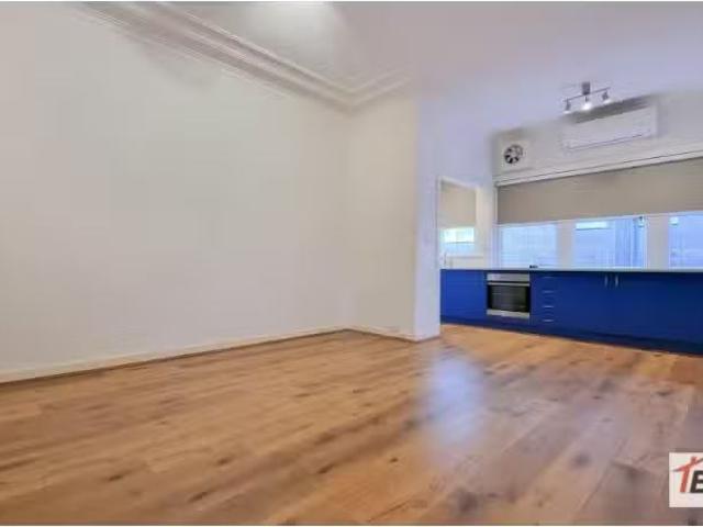 Unique 3/23 Warners Avenue, BONDI BEACH Apartment for rent Li.