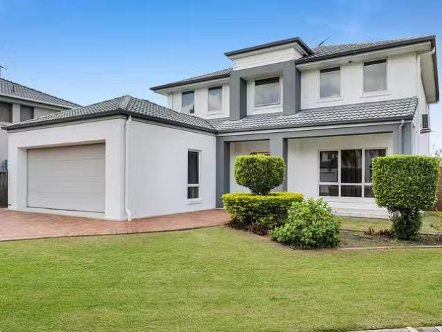Charming 32 Aldea Place, Stretton, QLD 4116