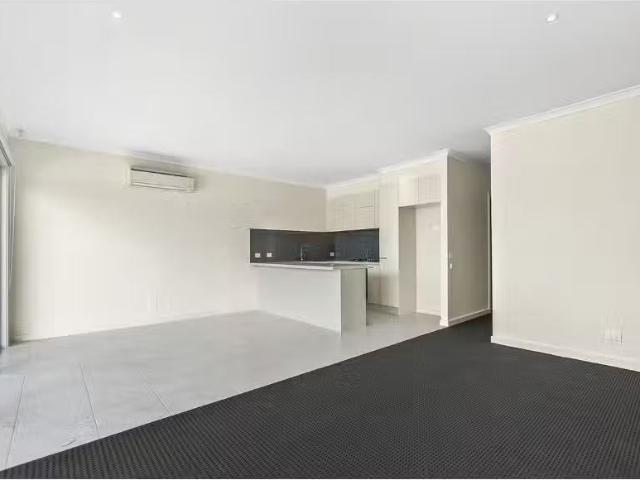 Just in! 32 Helm Avenue, Safety Beach Townhouse for rent List.