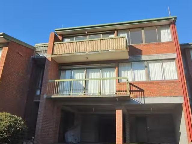 For Rent! 3/2 Ingram Street, SOUTH HOBART Apartment for rent.