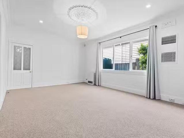 Cozy 32 Spring Street, Prahran, VIC 3181