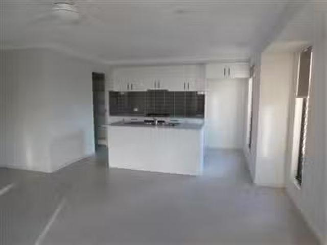Charming 32 Pinnacle Circuit, HEATHWOOD, QLD 4110 House for.