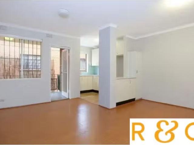 Charming 3/35 Livingstone Road, Petersham Apartment for rent.