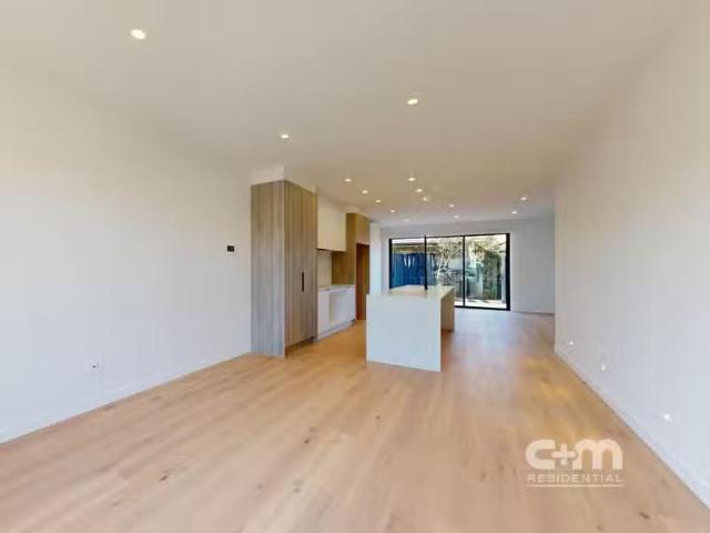 For Rent! 3/35 Winifred Street, Oak Park VIC 3046
