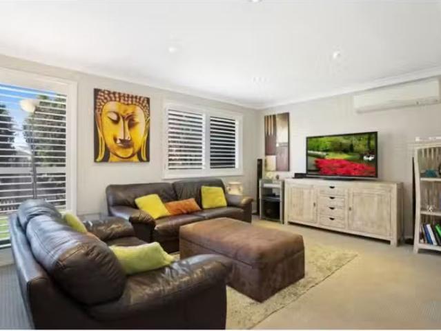 Deal! 3/36 Churchill Circuit, Hamilton South House for rent L.