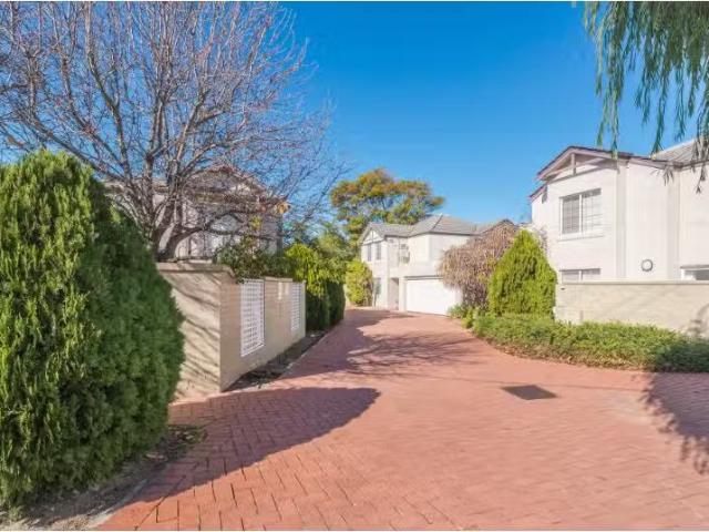 Charming 3/301 Mill Point Road, SOUTH PERTH Townhouse for rent.