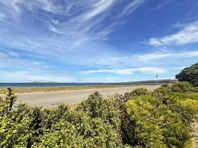 Deal! 33 35 Easton Road, North Shields, SA 5607