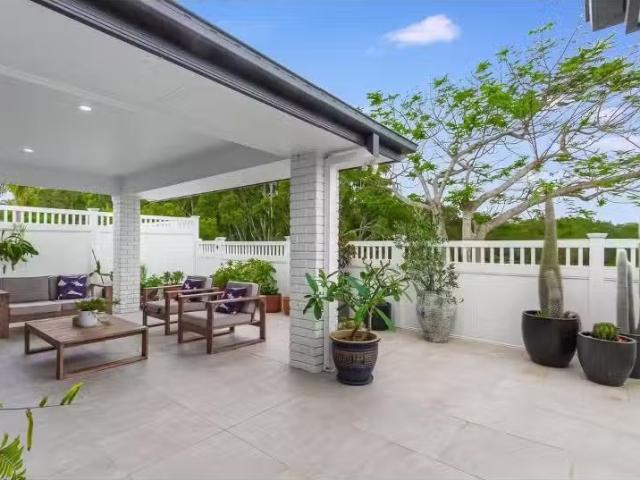 Charming 33 Kingfisher Circuit, Kingscliff House for rent Lis.