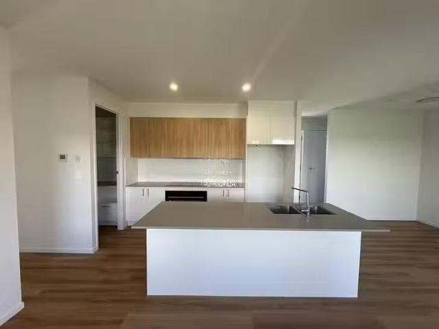 For Rent! 33 Indigo Way, Kawungan, QLD 4655