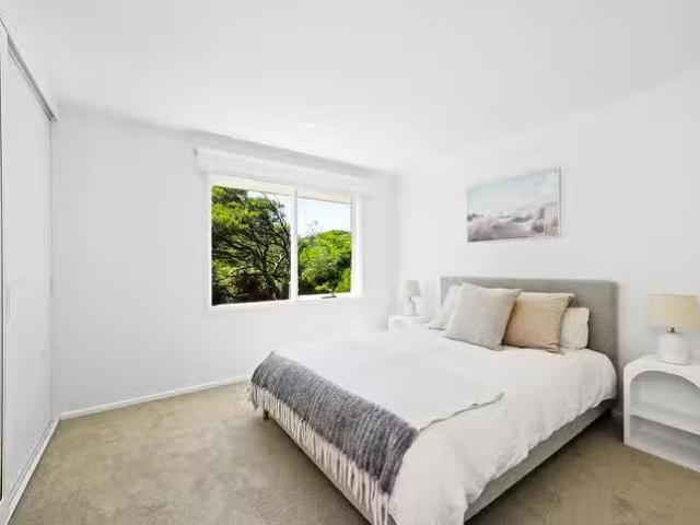 Charming 33 Thompson Way, Clifton Beach, TAS 7020