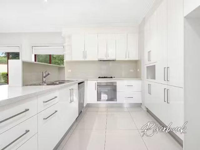 Deal! 33B Coleman Street, South Wentworthville NSW 2145