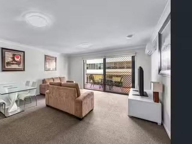 Cozy 34/49 Russell Street, South Brisbane, QLD 4101
