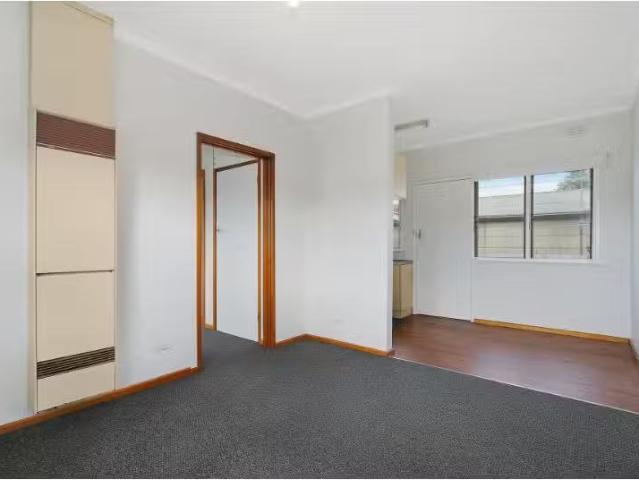 Cheap 3/461 Bownds Street, Lavington Apartment for rent Liste.