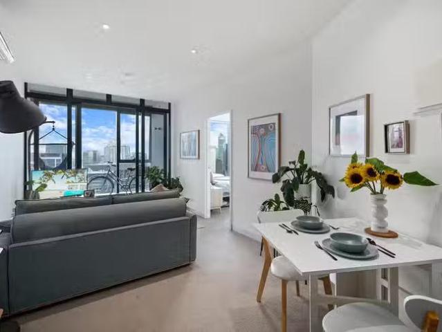 Cheap 3407/283 City Road, Southbank, VIC 3006