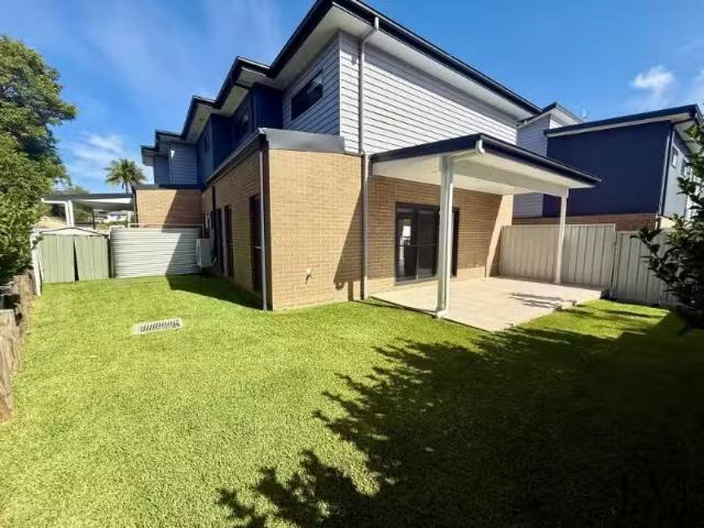 For Rent! 3/41 Lockyer Street, Adamstown Townhouse for rent L.
