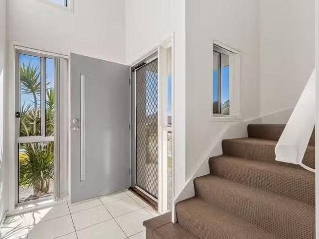 Just in! 34 Soward Court, Morayfield, QLD 4506