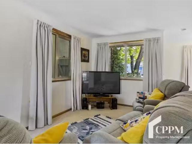 Rental! 3/4 Stowell Avenue, Battery Point Townhouse for rent.