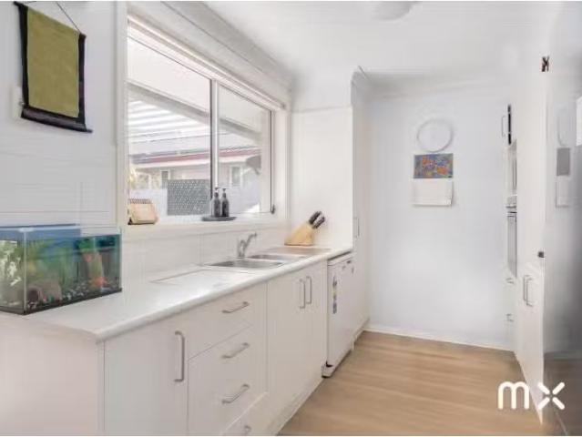Charming 34 Watergum Way, Woonona House for rent Listed by Mi.