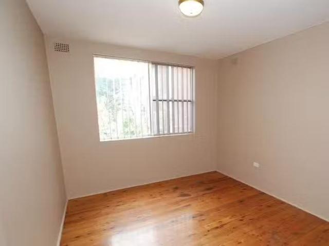 Nice 3/5 Buena Vista Avenue, Lake Heights, NSW 2502