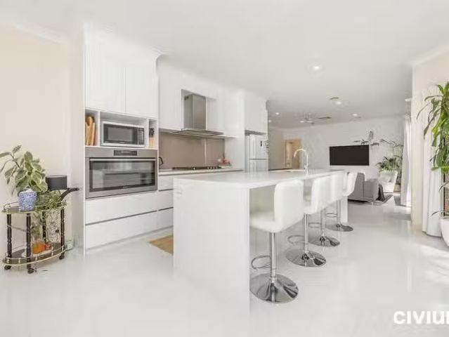Cheap 35 Burrumarra Avenue, Ngunnawal, ACT 2913