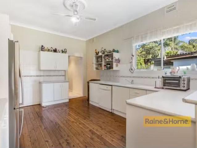 Charming 35 Kahibah Road, UMINA BEACH House for rent Listed b.