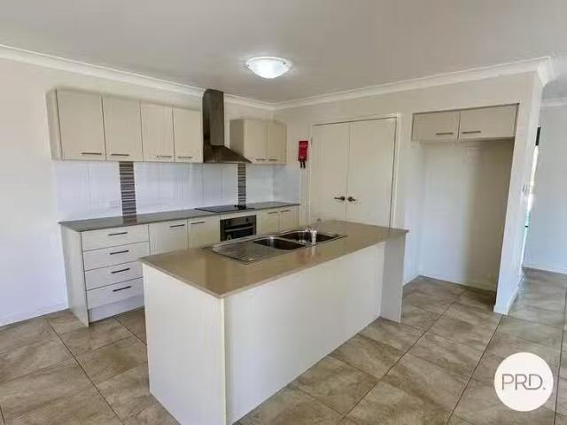 Cheap 35 Lilyvale Esplanade, Boyne Island, QLD 4680