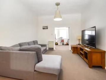 Unique 35 Stillingfleet Street, Blayney, NSW 2799