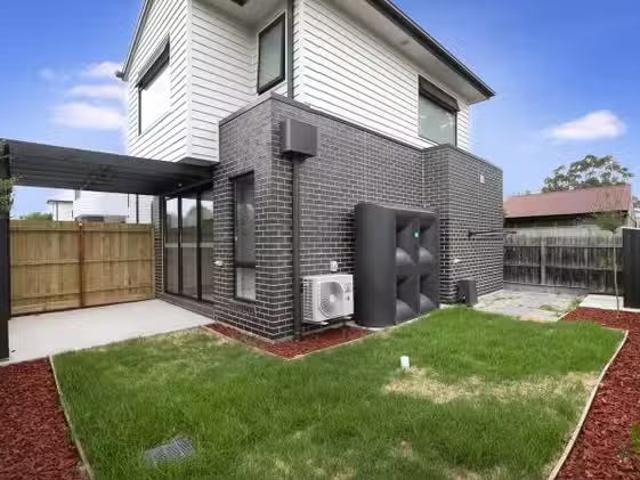 Nice 3/64 Bishop St, Yarraville VIC 3013