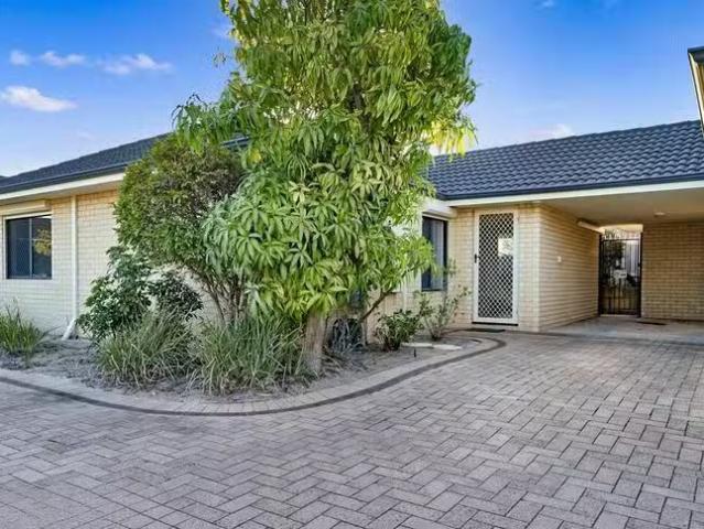 Cozy 3/69 Upton Street, St James, WA 6102