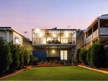 Just in! 36 Ninth Avenue, COORPAROO House for rent Listed by.