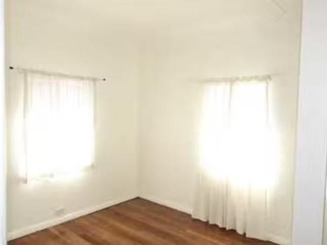 For Rent! 36 Nyleta Street, Coopers Plains, QLD 4108