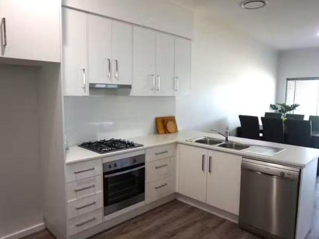 For Rent! 370A Bong Bong Road, Horsley, NSW 2530 Villa for R.