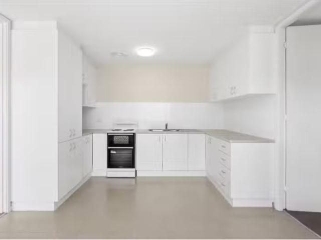 Nice 37 Chirnside Circuit, Kambah House for rent Listed by St.