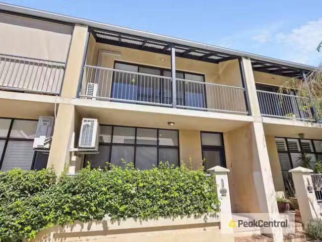 Cozy 3/8 10 Pensioner Guard Road, North Fremantle, WA 6159